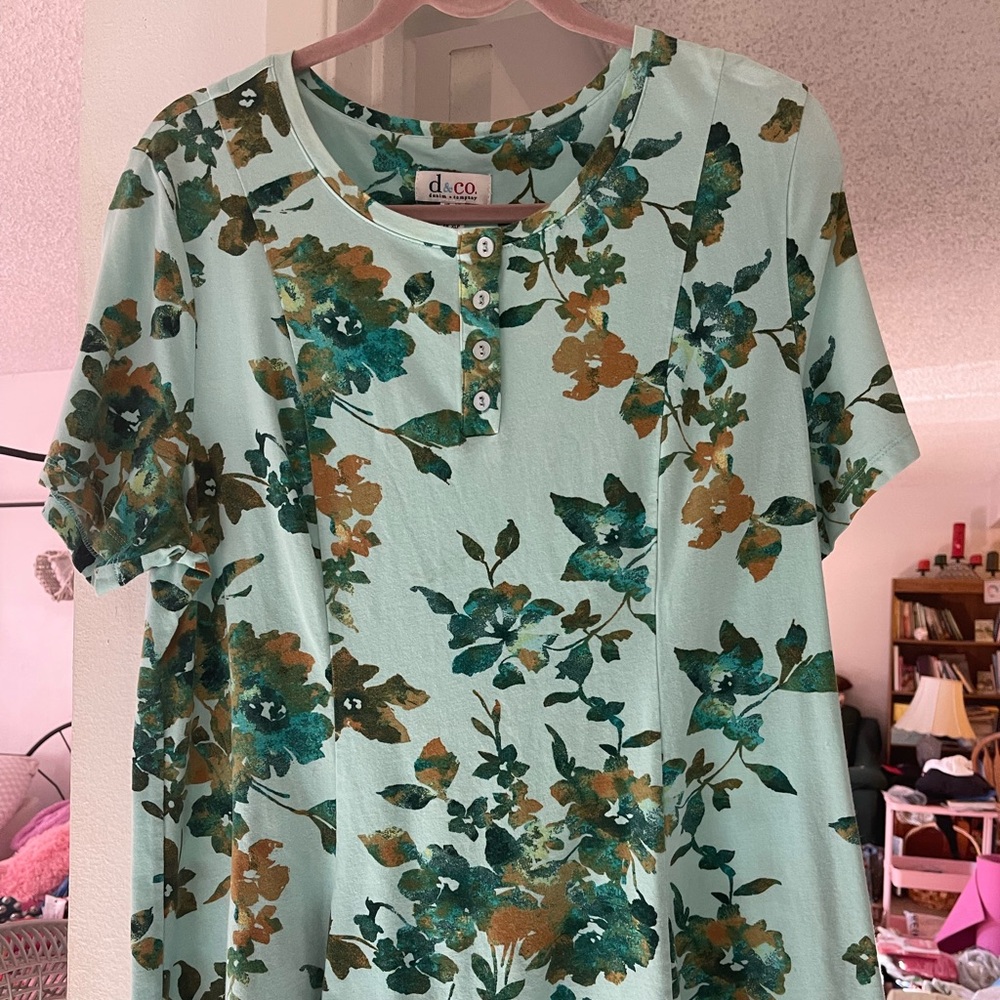 D & Co. Floral Print peplum Blouse in Light Mint and Teal